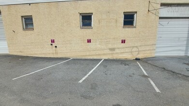 581 W High St, Pottstown, PA à louer Photo de l’immeuble– Image 1 sur 20