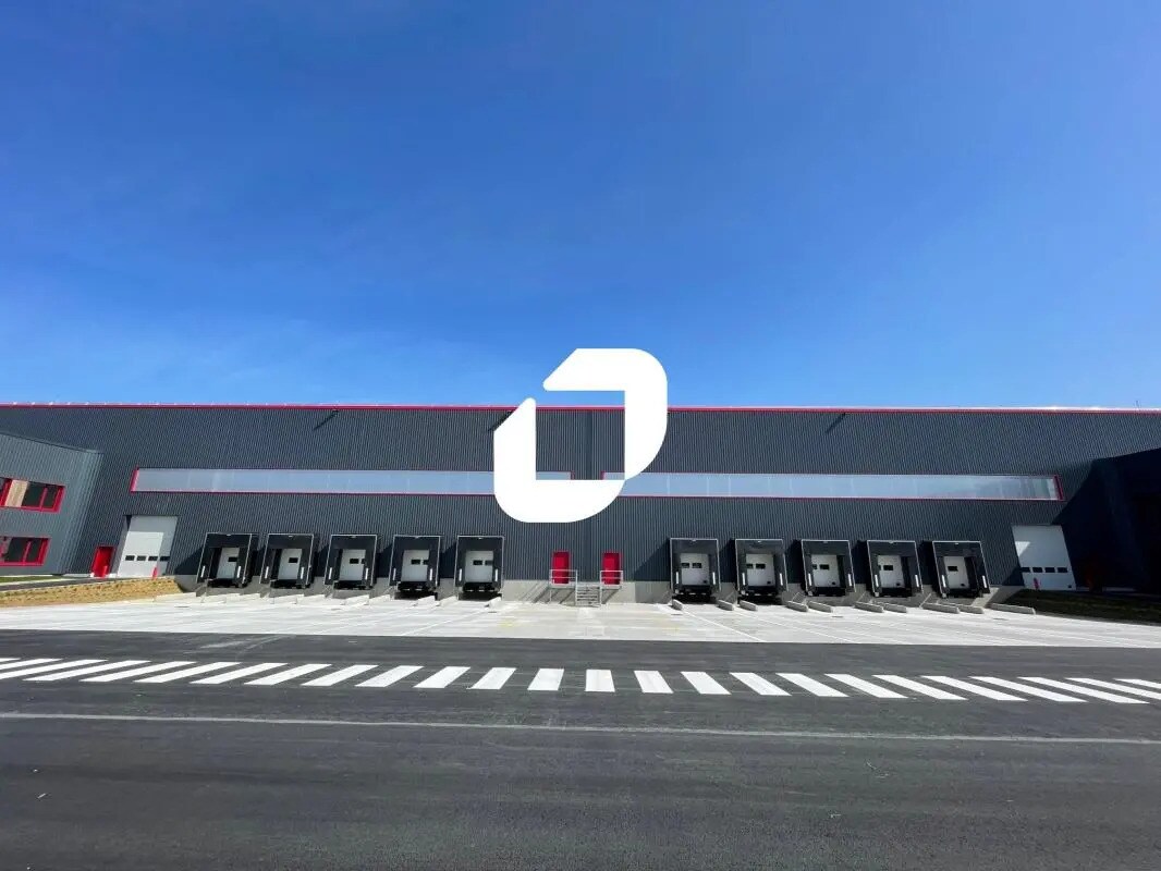 Industriel/Logistique dans Le Thillay à louer Photo de l’immeuble– Image 1 sur 5