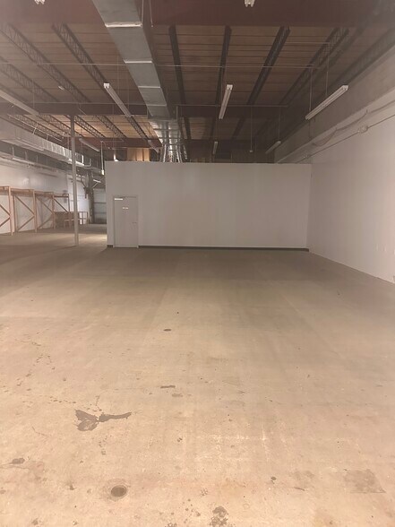 2109-2135 E Victory Dr, Savannah, GA à louer - Photo intérieure – Image 2 sur 5