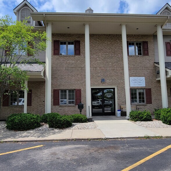 8305 S Saginaw St, Grand Blanc, MI à louer - Photo de l’immeuble – Image 3 sur 5