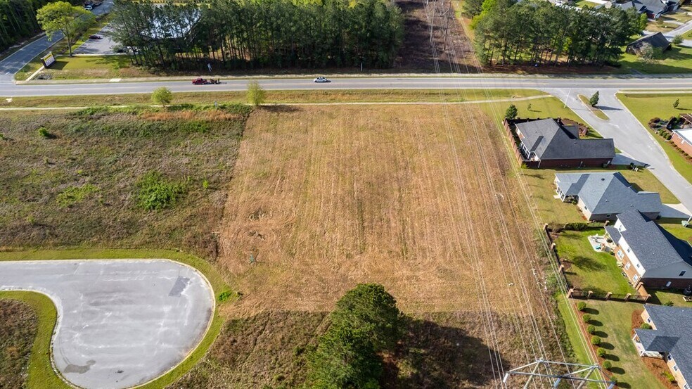 40 Constitution Cir, Sumter, SC à vendre - Photo de l’immeuble – Image 2 sur 4