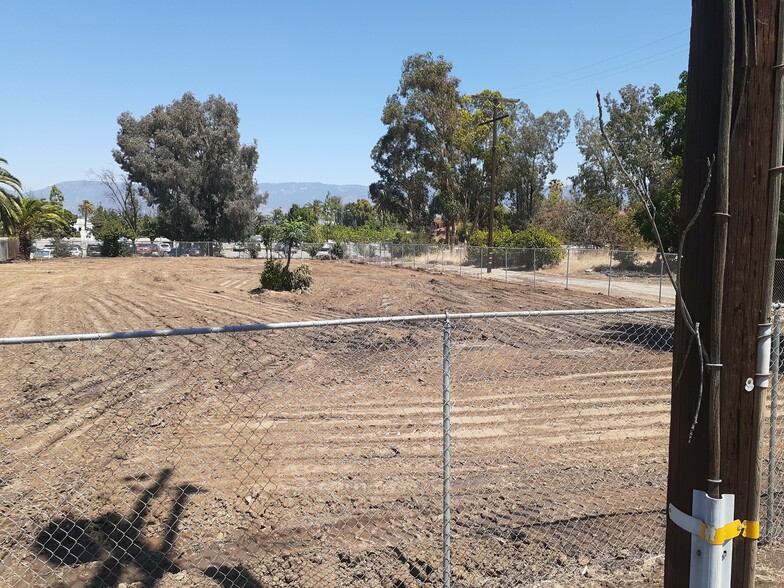 000 Velarde St, San Bernardino, CA à vendre - Photo de l’immeuble – Image 3 sur 6
