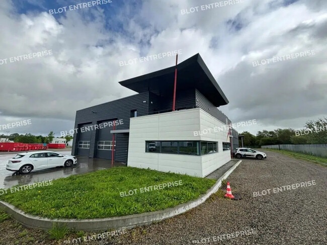 Plus de détails pour 3 Bis Rue Olivier De Serres, GRANDCHAMP-DES-FONTAINES - Différents types d’espaces à louer