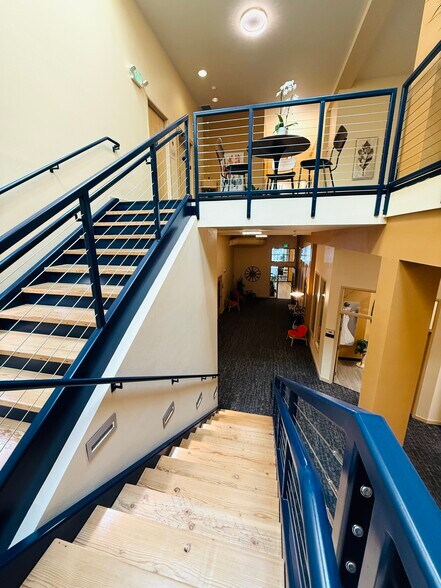 223 Commercial St NE, Salem, OR à louer - Photo de l’immeuble – Image 3 sur 40