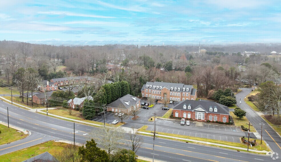 609 S New Hope Rd, Gastonia, NC à louer - Photo de l’immeuble – Image 2 sur 5