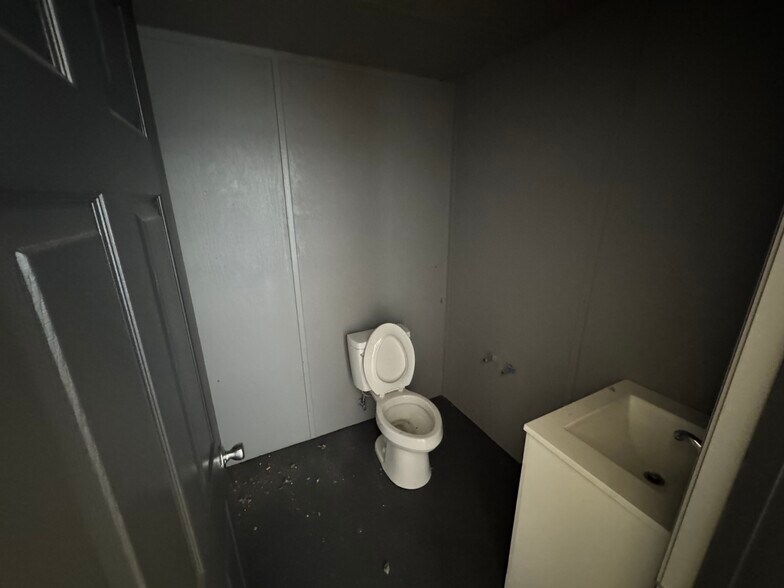 110 Commercial Pl, Sebring, FL à louer - Photo de l’immeuble – Image 3 sur 11
