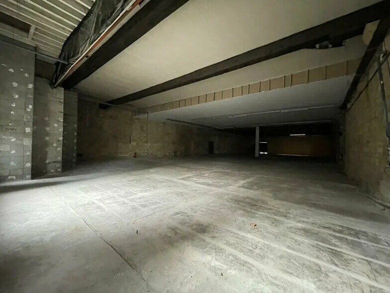 Local d’activités dans Bordeaux à louer - Photo de l’immeuble – Image 2 sur 11