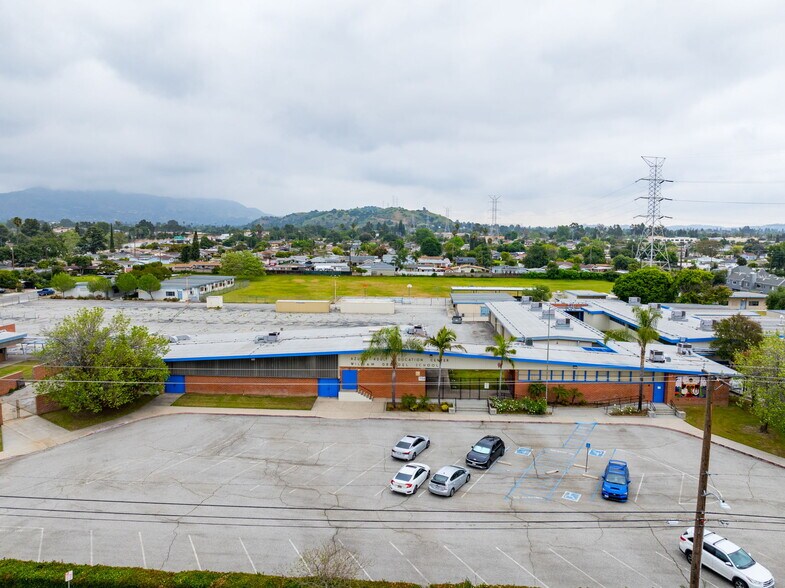 1134 S Barranca Ave, Glendora, CA à vendre - Aérien – Image 2 sur 9