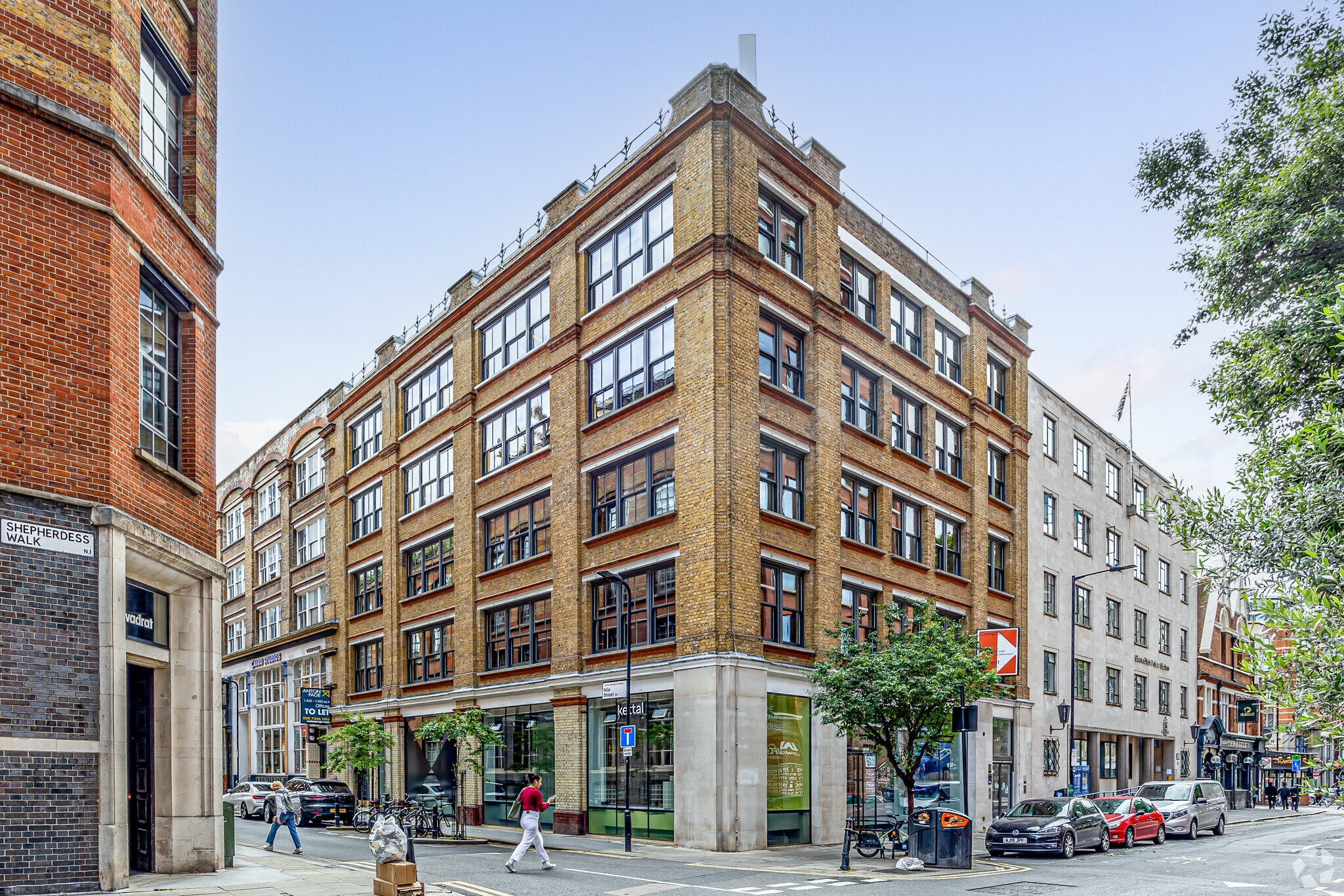 8 Shepherdess Walk, Londres à louer Photo principale– Image 1 sur 19