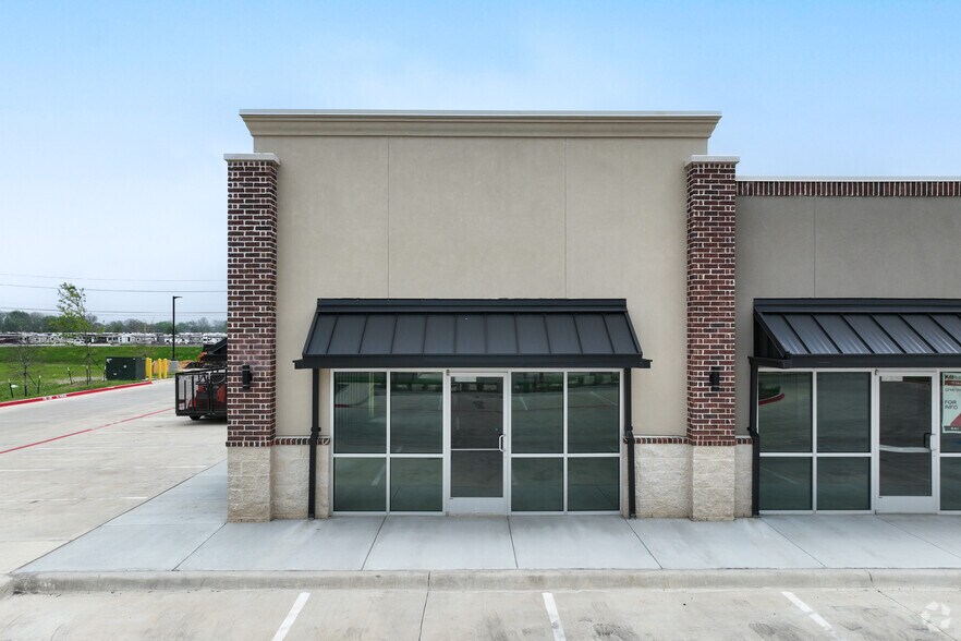 2851 N Highway 77, Waxahachie, TX à louer - Photo de l’immeuble – Image 3 sur 4