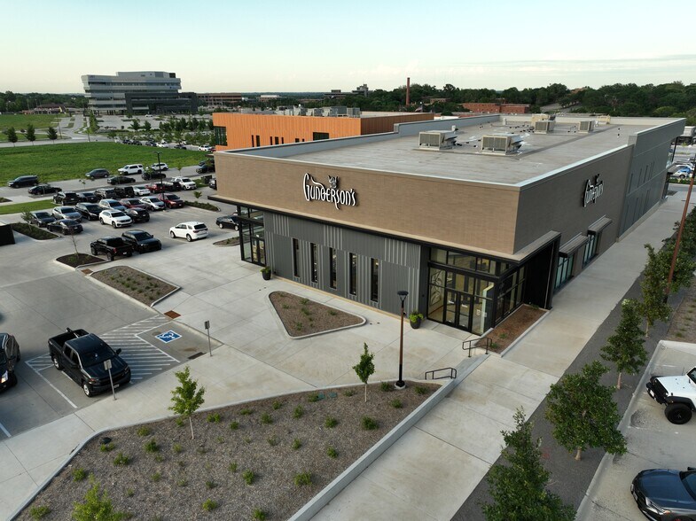 102 N 145th St, Omaha, NE à vendre - Photo de l’immeuble – Image 2 sur 10