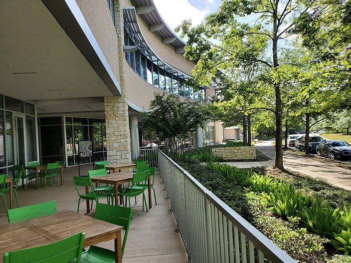 203 East Shore Drive, The Woodlands, TX à louer - Photo de l’immeuble – Image 3 sur 9