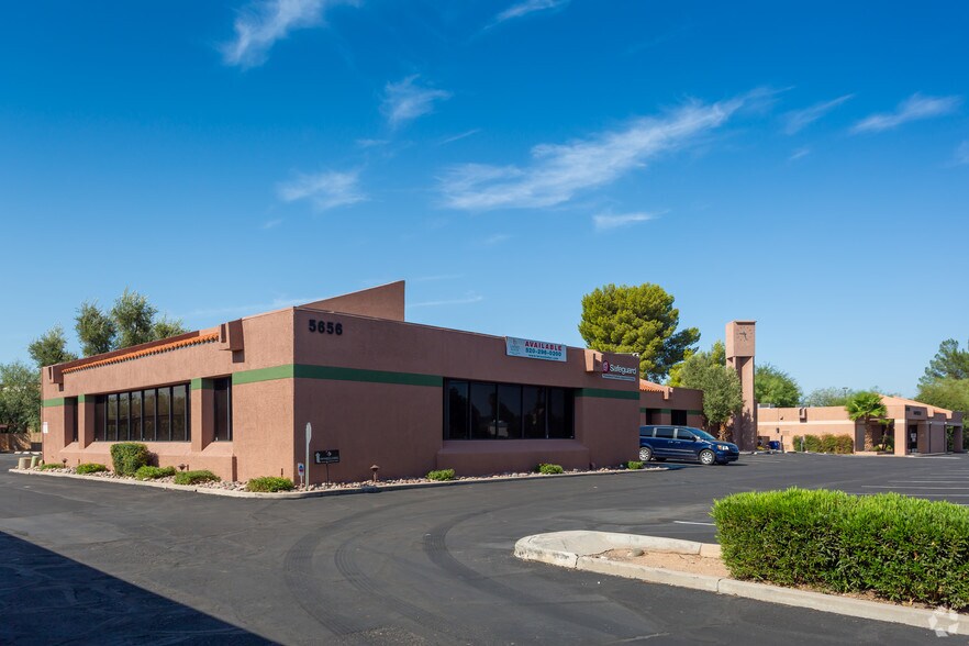 5612-5656 E Grant Rd, Tucson, AZ à vendre - Photo principale – Image 1 sur 4