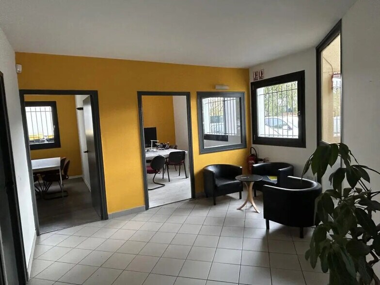 Bureau dans Mons-en-Baroeul à louer - Photo intérieure – Image 3 sur 4