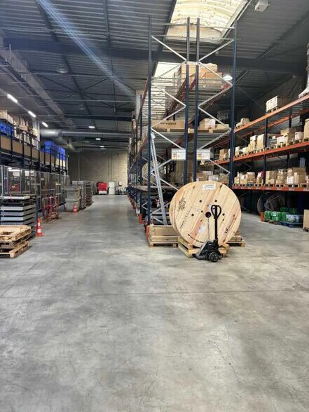 Bureau dans Bussy-Saint-Georges à louer - Photo de l’immeuble – Image 3 sur 10