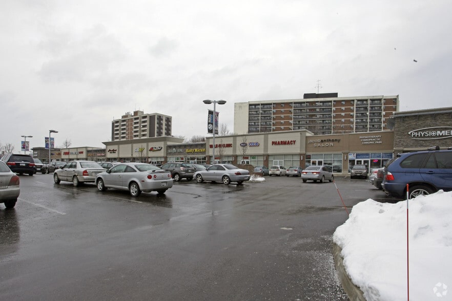 1900 Fowler Dr, Mississauga, ON à louer - Photo de l’immeuble – Image 2 sur 3