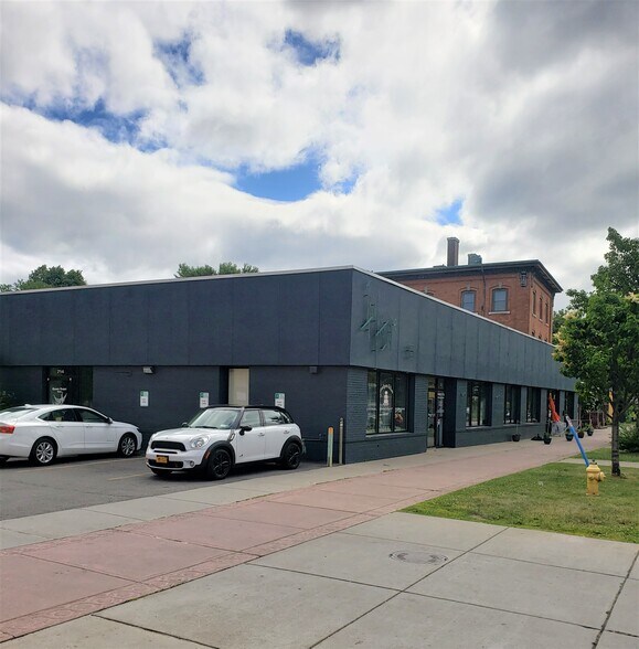 714-730 University Ave, Rochester, NY à louer - Photo de l’immeuble – Image 3 sur 4