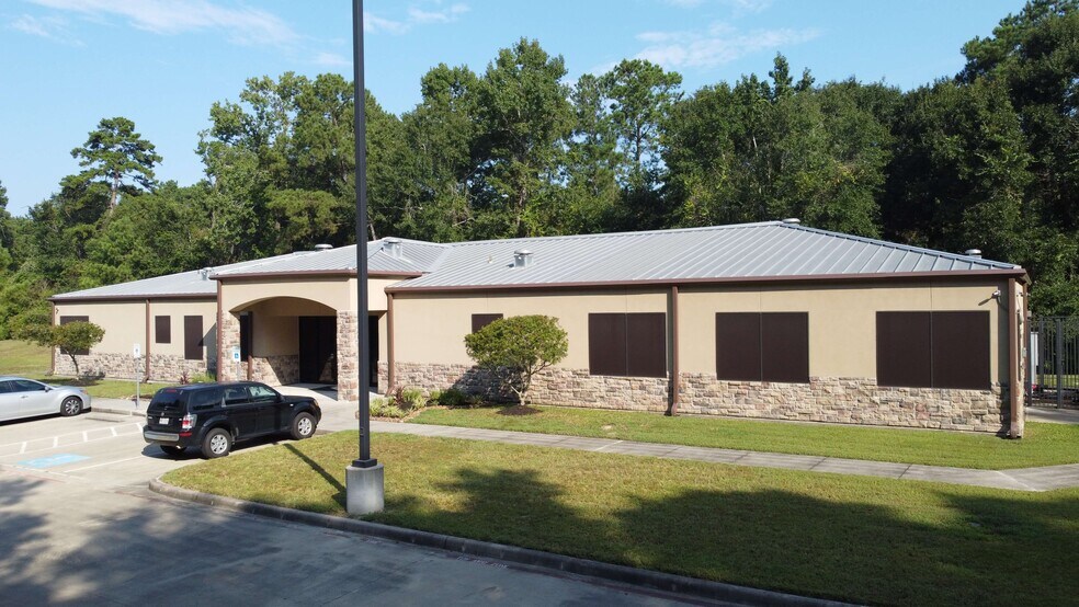 23740 Woodford Place Dr, Kingwood, TX à louer - Photo de l’immeuble – Image 2 sur 3