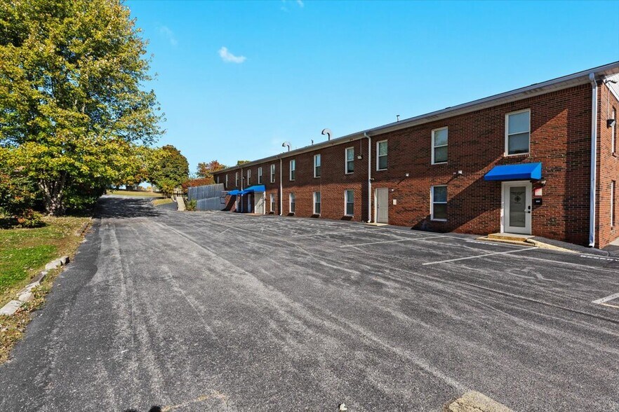 617 Mulberry St, Elizabethtown, KY à vendre - Photo de l’immeuble – Image 3 sur 59