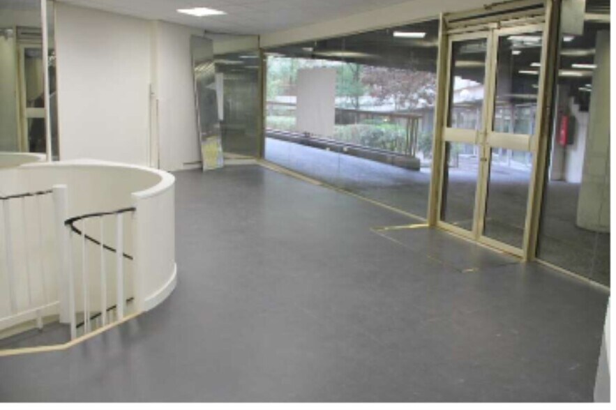 Bureau dans Paris à louer - Photo de l’immeuble – Image 2 sur 9