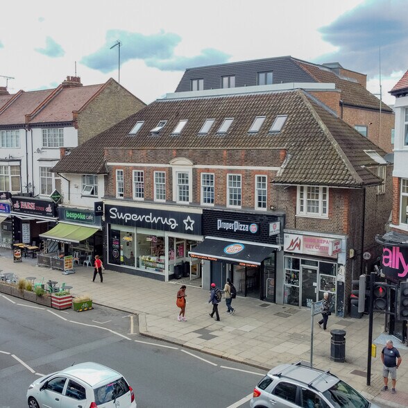 105-105A Ballards Ln, Londres à vendre - Photo de l’immeuble – Image 3 sur 9