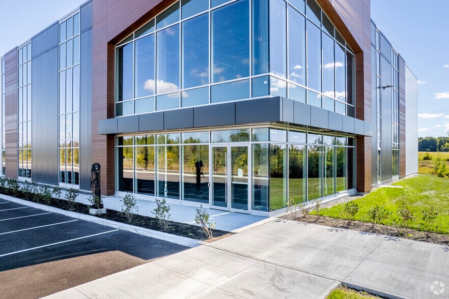 30 Ecoparc Chateauguay, Châteauguay, QC à louer - Photo de l’immeuble – Image 3 sur 5