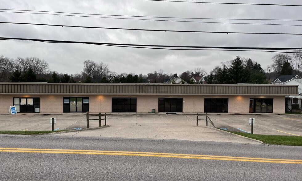 3006 Mount Vernon Rd, Hurricane, WV à vendre - Photo de l’immeuble – Image 1 sur 41