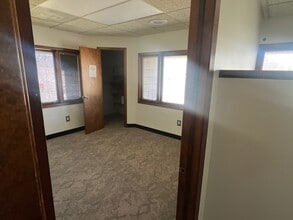 1-11 Jocama Blvd, Old Bridge, NJ à louer Photo intérieure– Image 2 sur 7