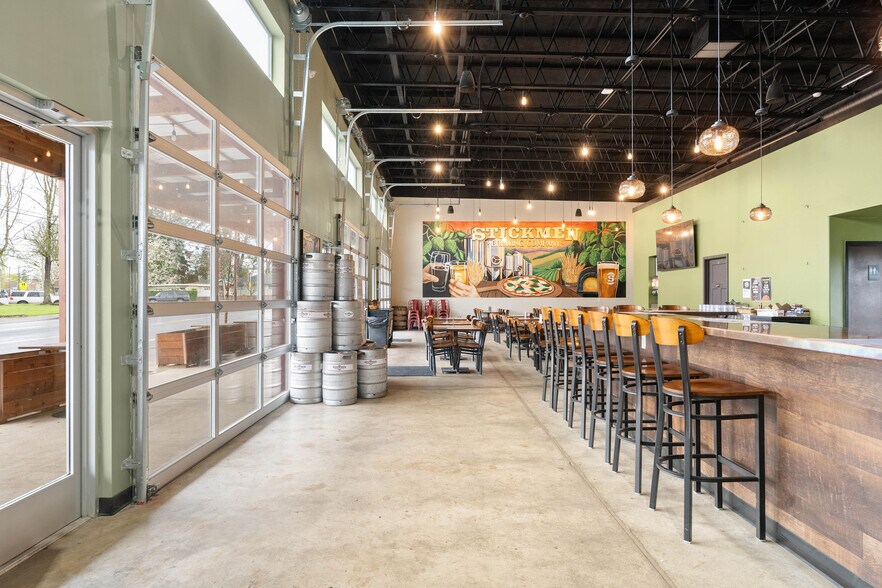 1031 NE Lafayette Ave, Mcminnville, OR à vendre - Photo de l’immeuble – Image 3 sur 34