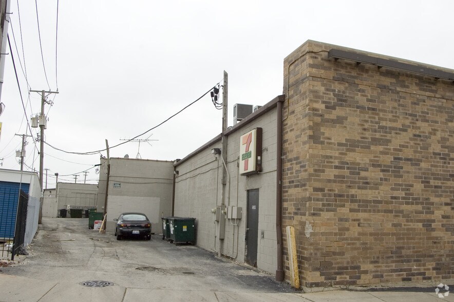 5893-5915 S Archer Ave, Chicago, IL à louer - Photo de l’immeuble – Image 3 sur 11