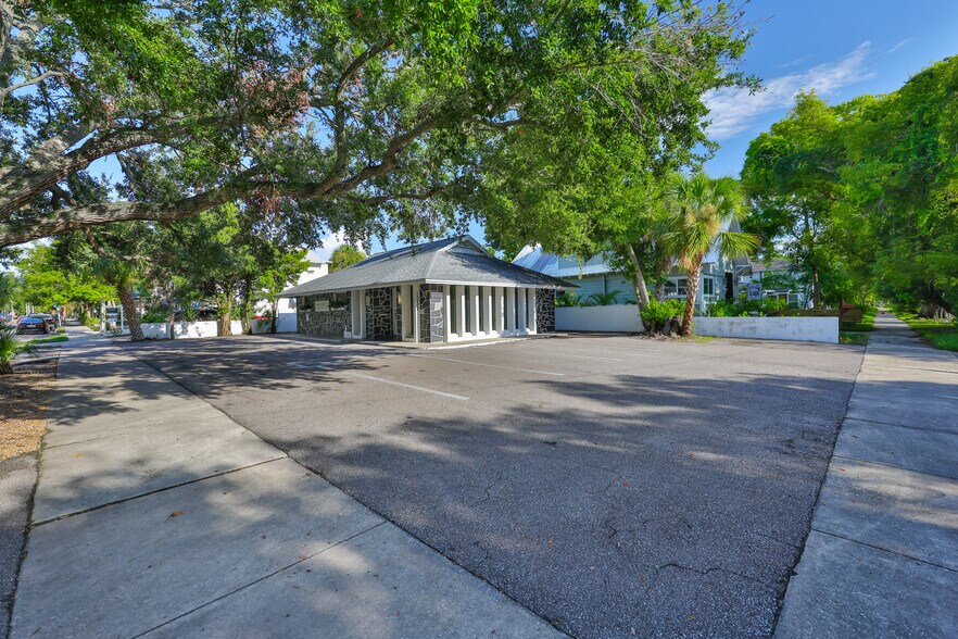 1033 7th Ave N, Saint Petersburg, FL à vendre - Photo de l’immeuble – Image 1 sur 16