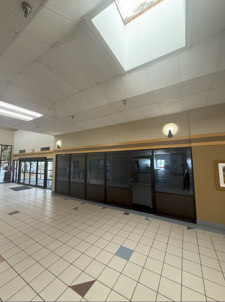 201 N Victory Dr, Mankato, MN à louer Photo intérieure– Image 1 sur 5