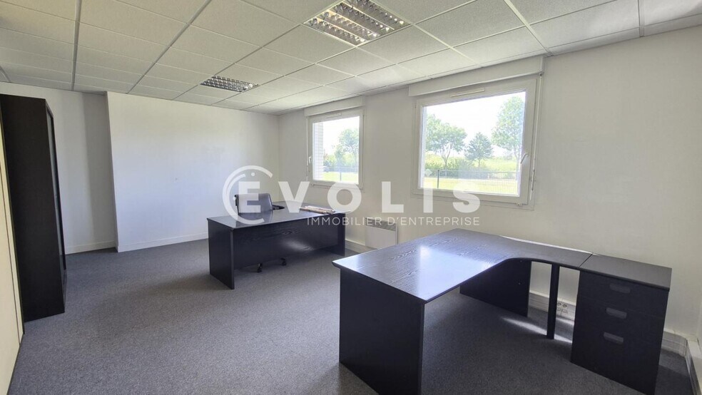 Bureau dans Magny-le-Hongre à louer - Photo intérieure – Image 1 sur 7