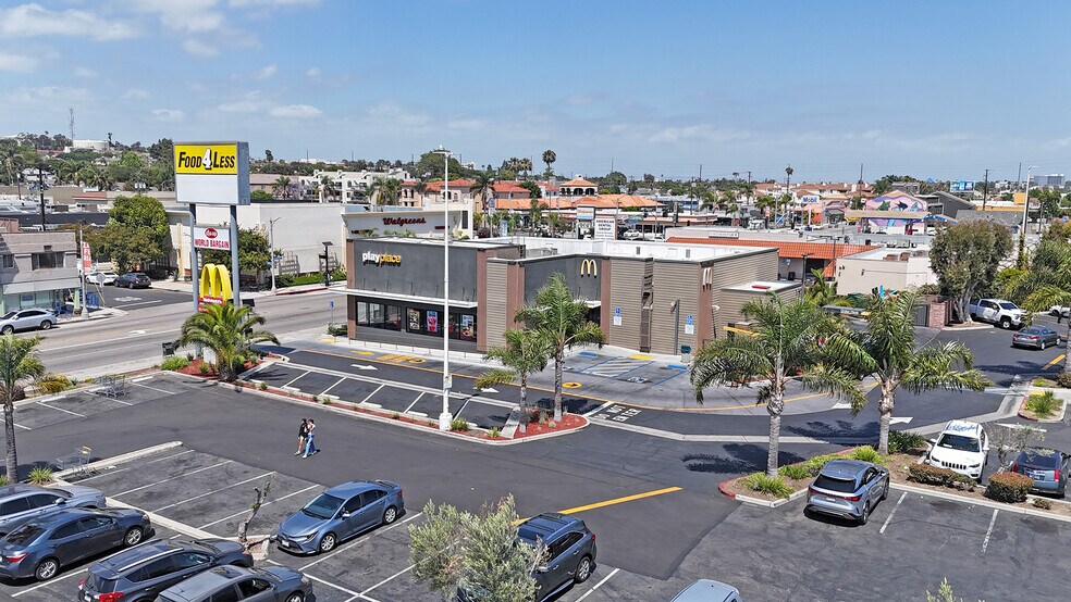 3200-3300 E Anaheim St, Long Beach, CA à louer - Photo de l’immeuble – Image 3 sur 9