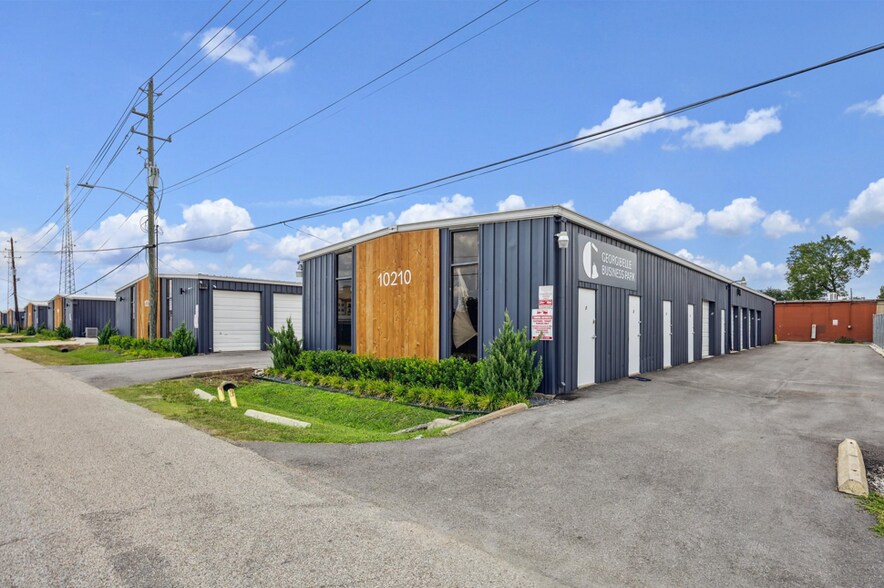 10226 Georgibelle Dr, Houston, TX à louer - Photo de l’immeuble – Image 3 sur 13