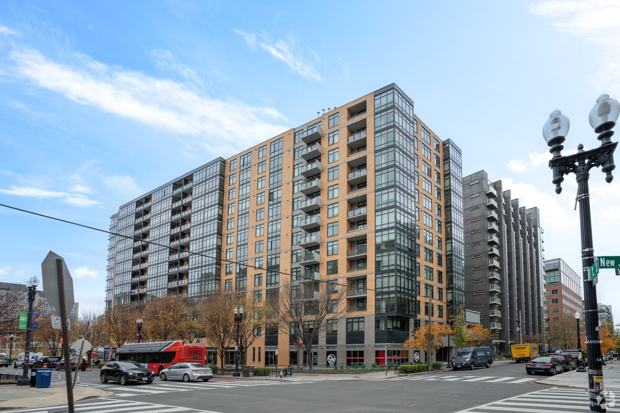 1111 New Jersey Ave SE, Washington, DC à louer Photo principale– Image 1 sur 92