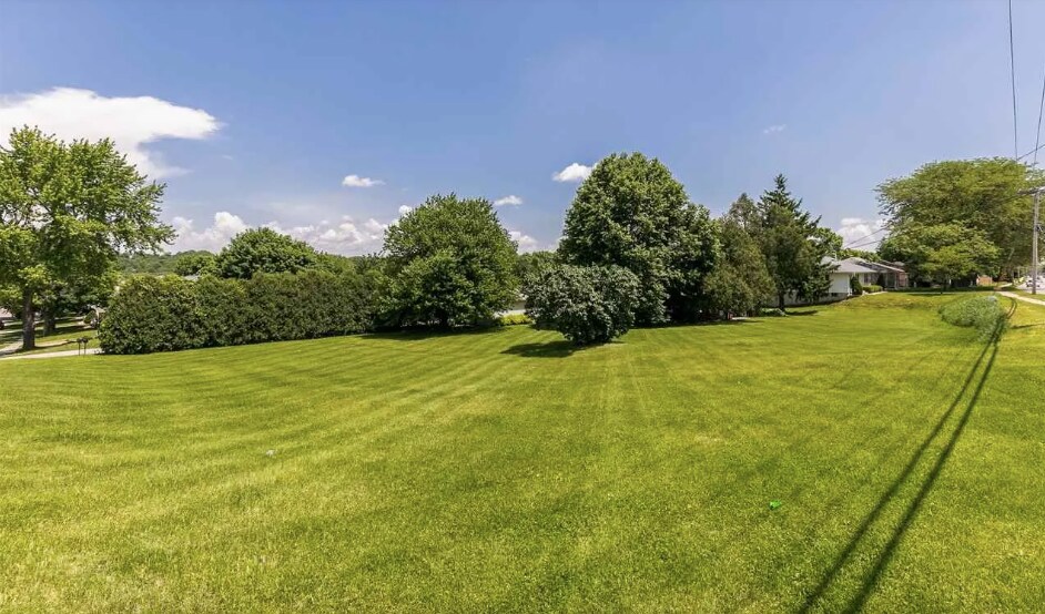 3010 Johnson Ave NW, Cedar Rapids, IA à vendre - Photo de l’immeuble – Image 3 sur 9