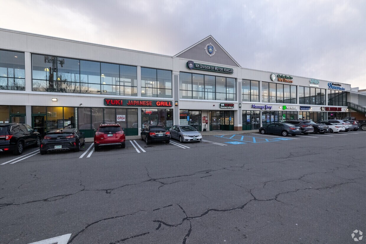 375-403 S Willow St, Manchester, NH à louer Photo principale– Image 1 sur 12