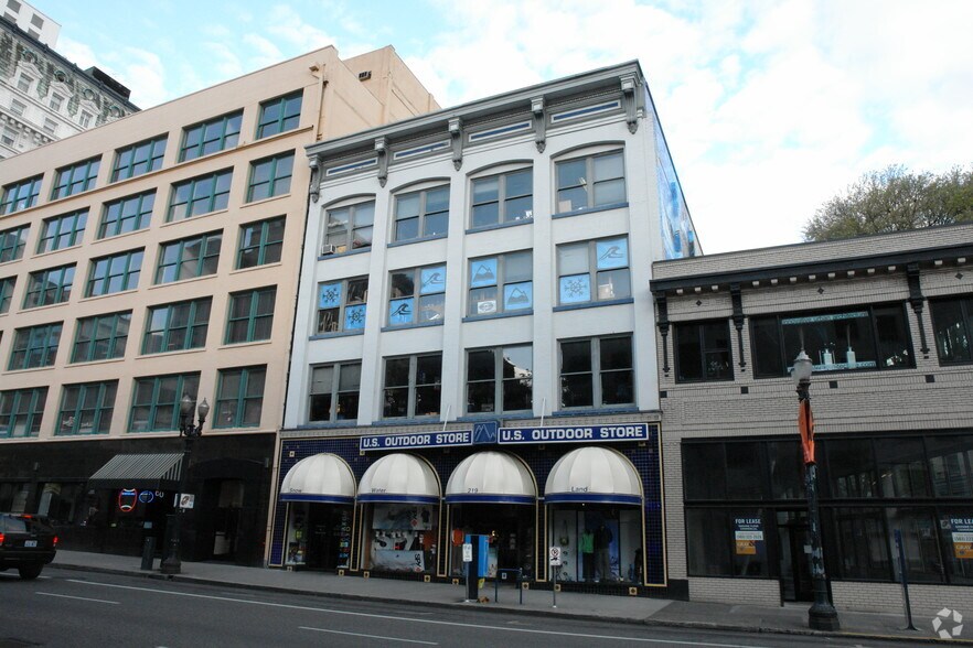 219 SW Broadway, Portland, OR à louer - Photo principale – Image 1 sur 7