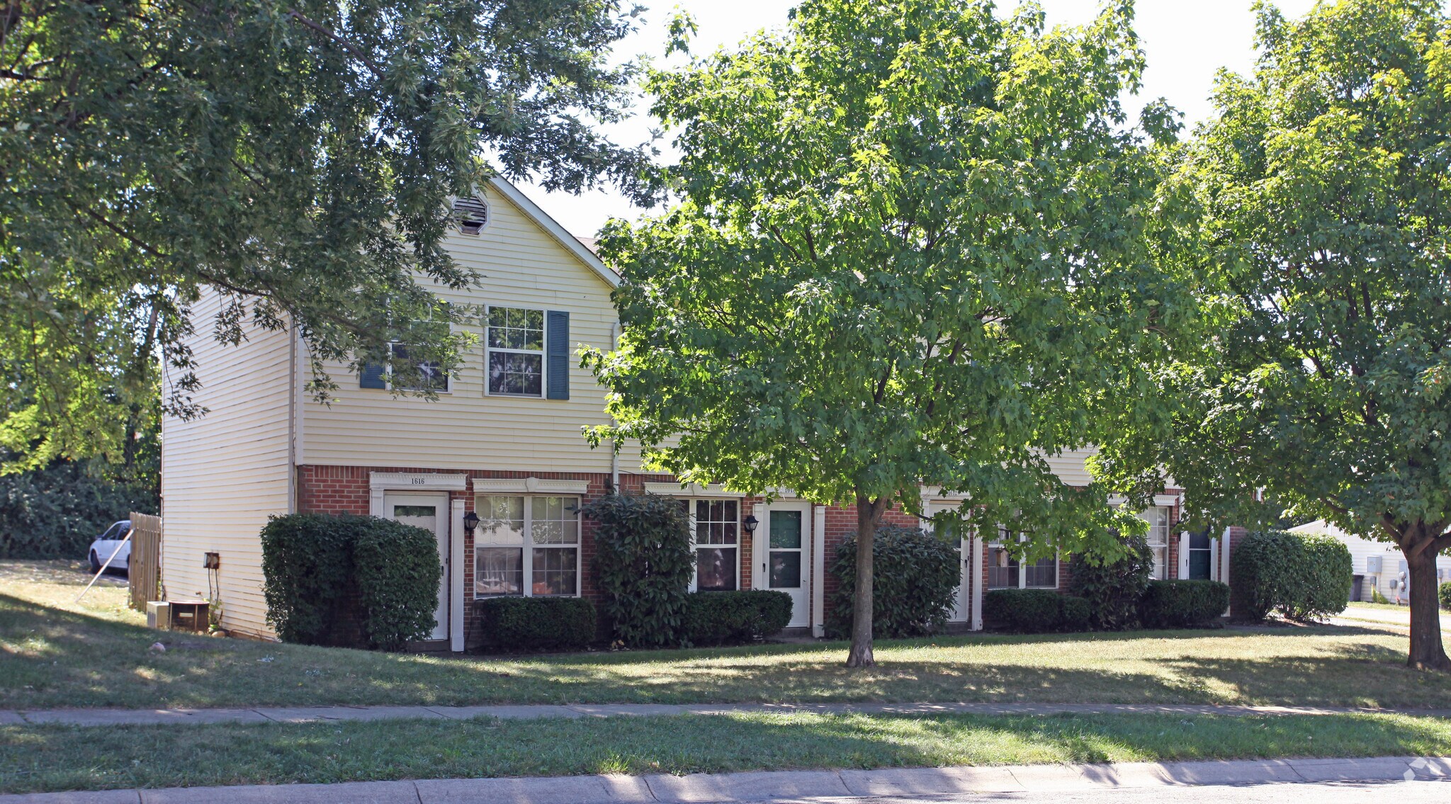1602-1616 Belvo Rd, Miamisburg, OH à vendre Photo principale– Image 1 sur 9