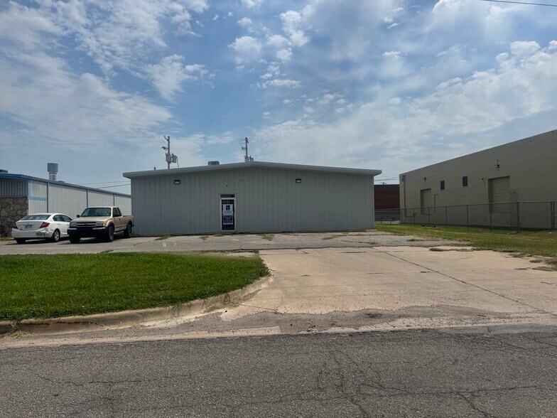 2053 E Wassall St, Wichita, KS à vendre - Photo de l’immeuble – Image 1 sur 4
