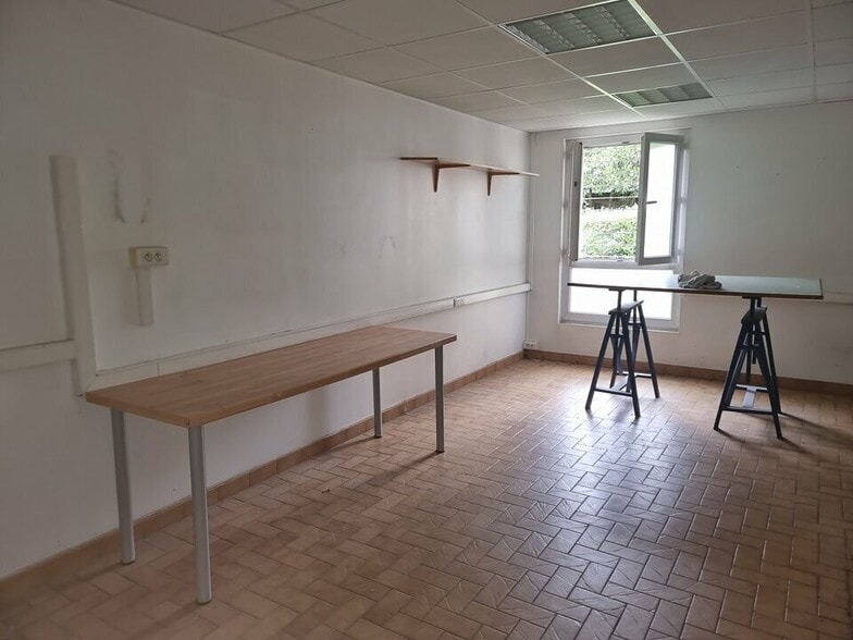 Local commercial dans Vincennes à louer - Photo intérieure – Image 1 sur 8