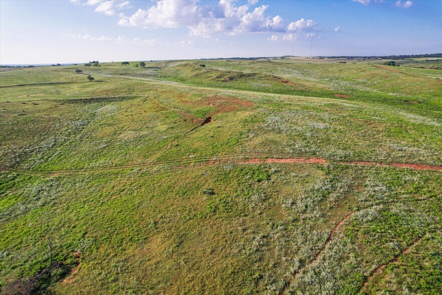 10807 N 1960 Rd, Elk City, OK à vendre - Aérien – Image 3 sur 90