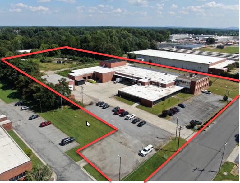 2147 Brevard Rd, High Point, NC à vendre - Photo de l’immeuble – Image 1 sur 9