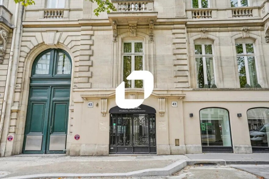 Local d’activités dans Paris à louer - Photo de l’immeuble – Image 2 sur 16