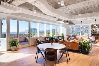 500 N Brand Blvd, Glendale, CA à louer Photo intérieure– Image 2 sur 6