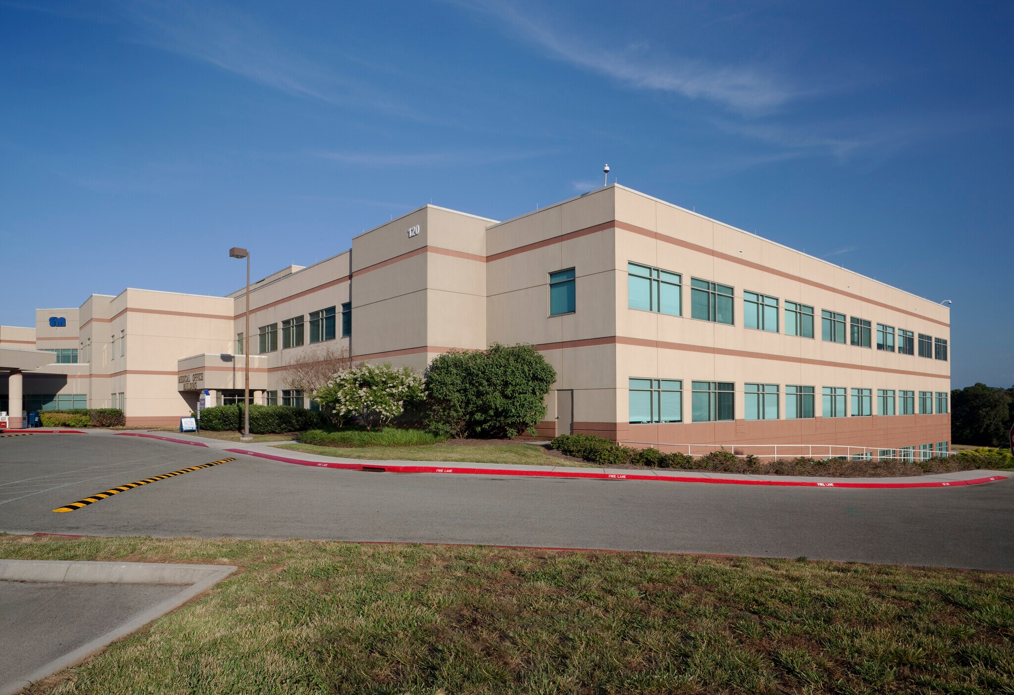 120 Hospital Dr, Jefferson City, TN à louer Photo principale– Image 1 sur 11