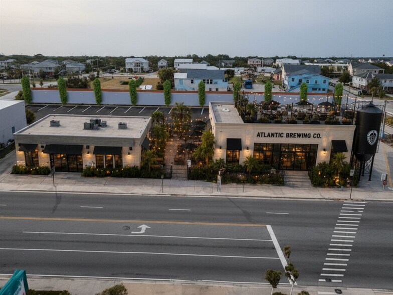 2000 S Atlantic Ave, Daytona Beach, FL à vendre - Photo de l’immeuble – Image 2 sur 8