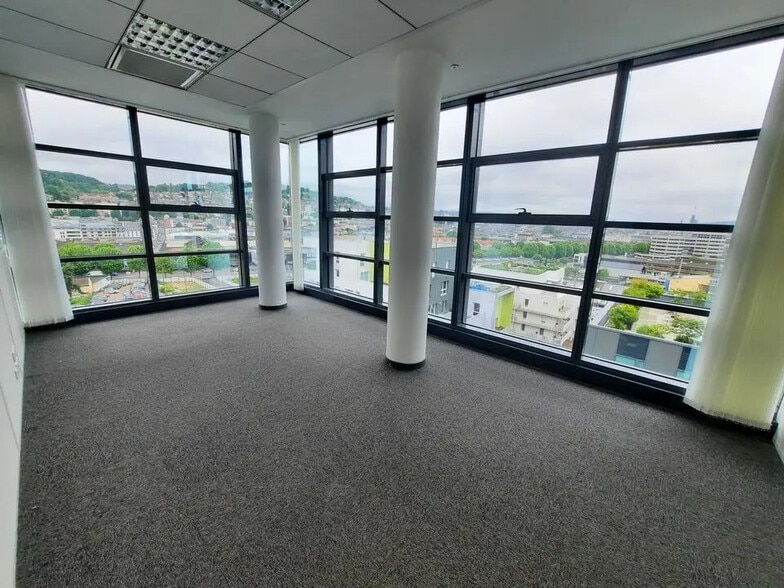 Bureau dans Rouen à louer - Photo de l’immeuble – Image 3 sur 16