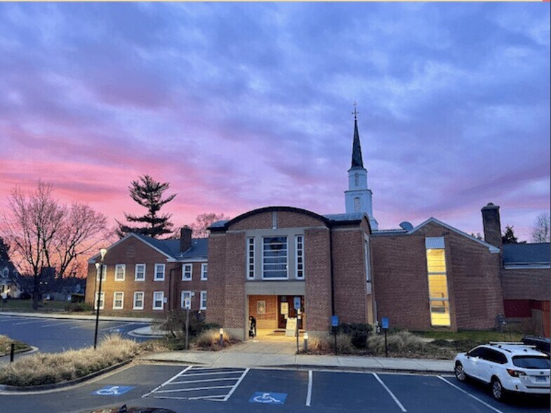 9525 Colesville Rd, Silver Spring, MD à louer - Photo de l’immeuble – Image 2 sur 8